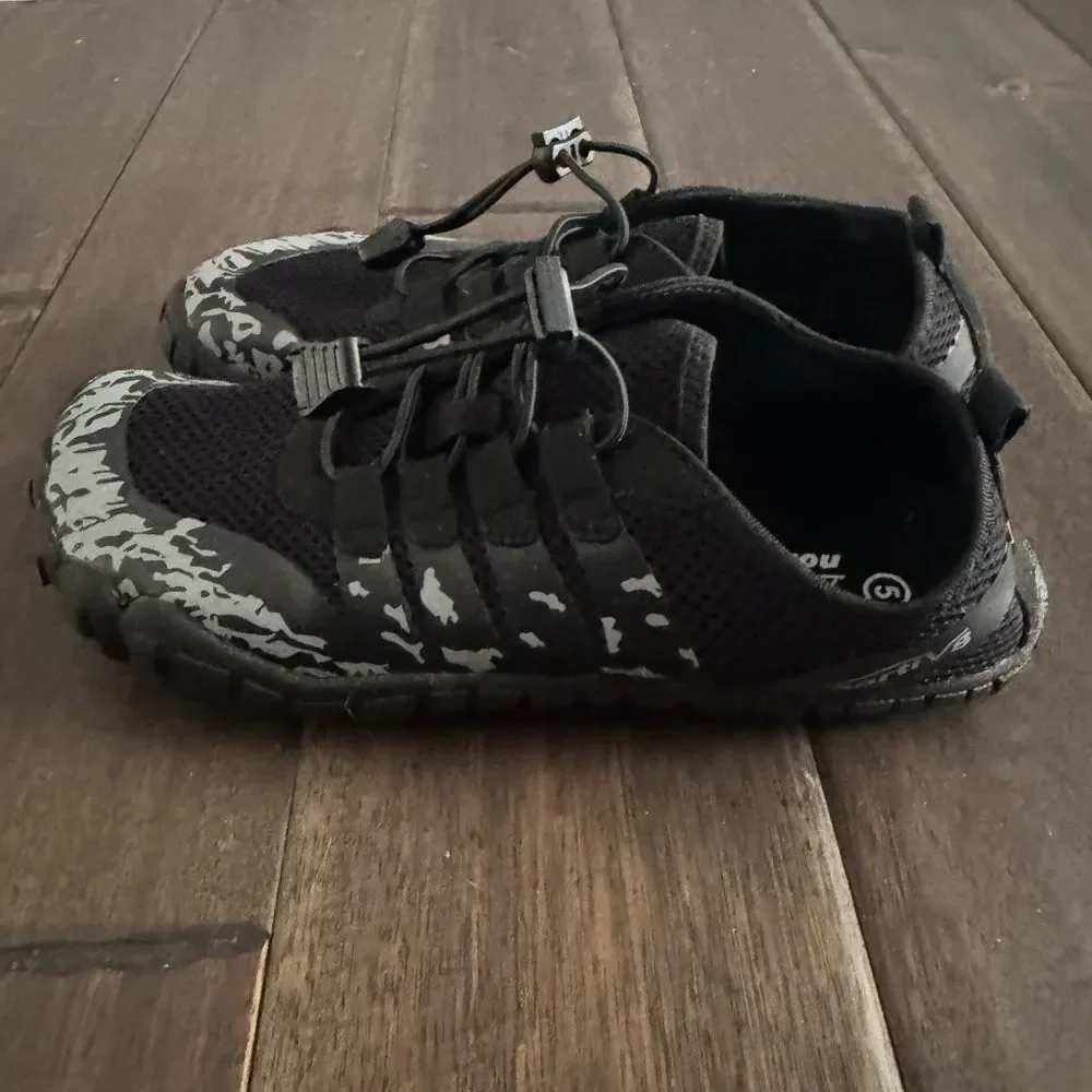 NortiV8 Unisex Kids Black and Gray Lace Up Water Shoes 5